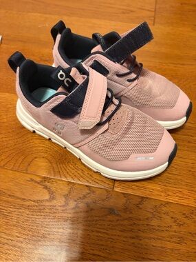 On Running Kids' Pink and Black Hook-and-Loop Mesh Sneakers